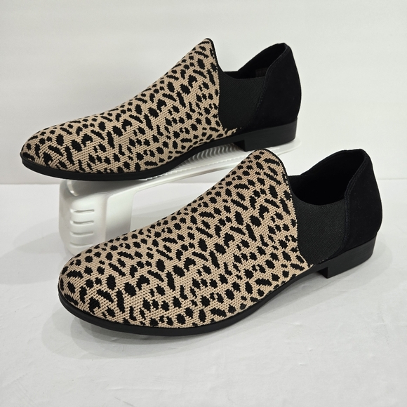 Skechers Cleo's Slip On Shoes Womens Size 9.5 Cheetah Black Stretch Leather - Picture 1 of 8